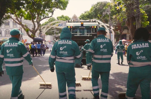 Funcionários da CS Ciclus trabalhando